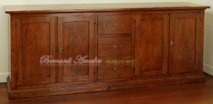 Credenzone basso in legno massello di noce arte povera piallato a mano